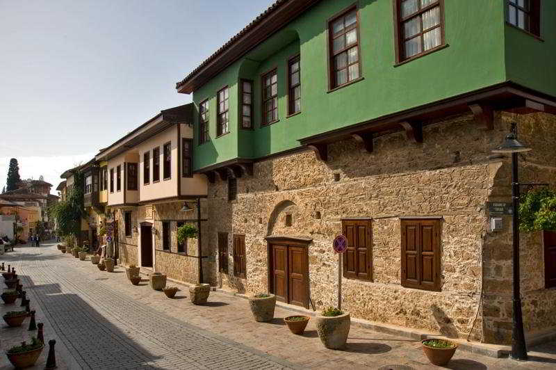 Kauçuk Hotel