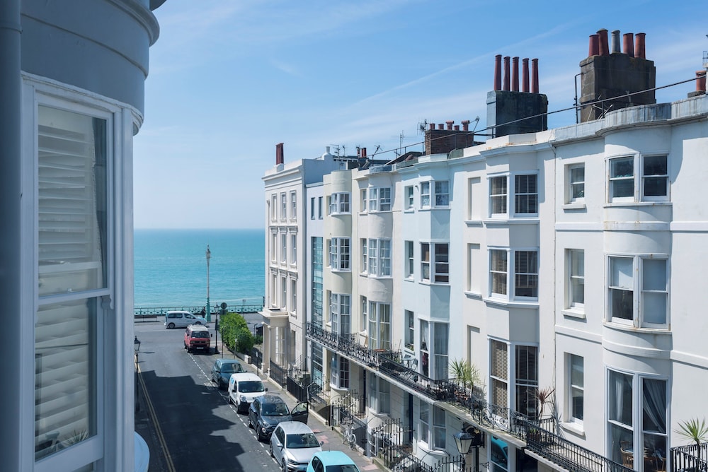 Brighton Marina House Hotel - B&B