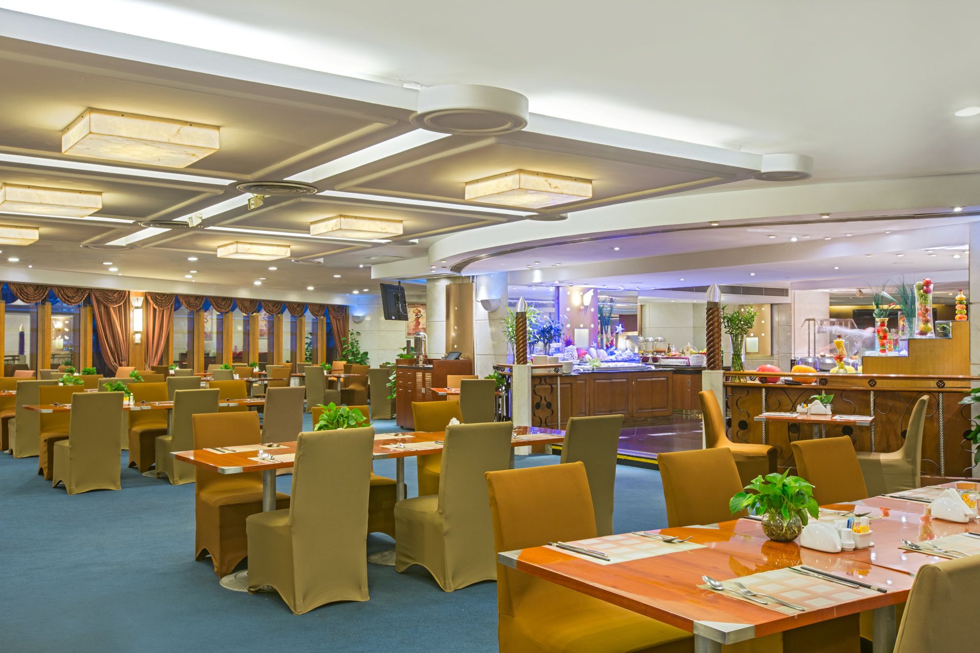 Gold Eagle Crown Executive Apartment