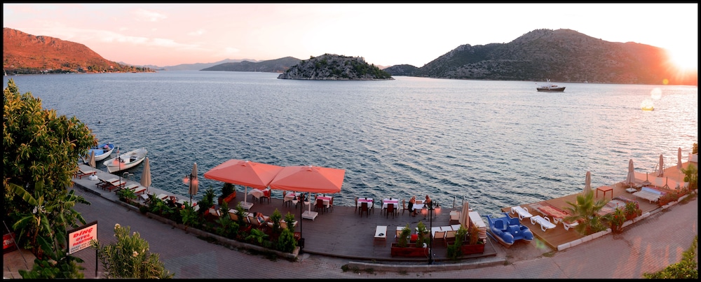 Dinc Hotel