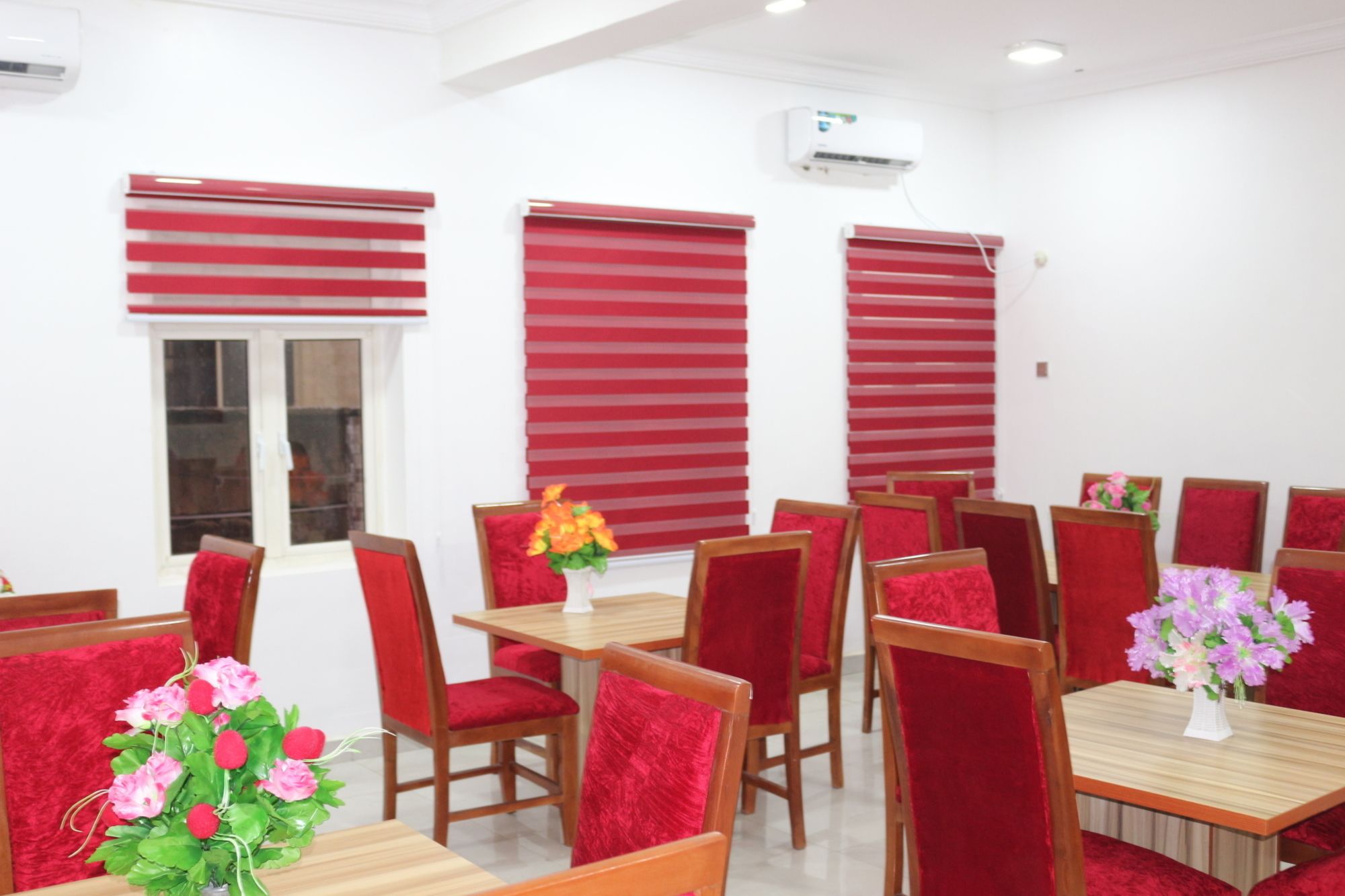 Roses Regency Hotel And Suites