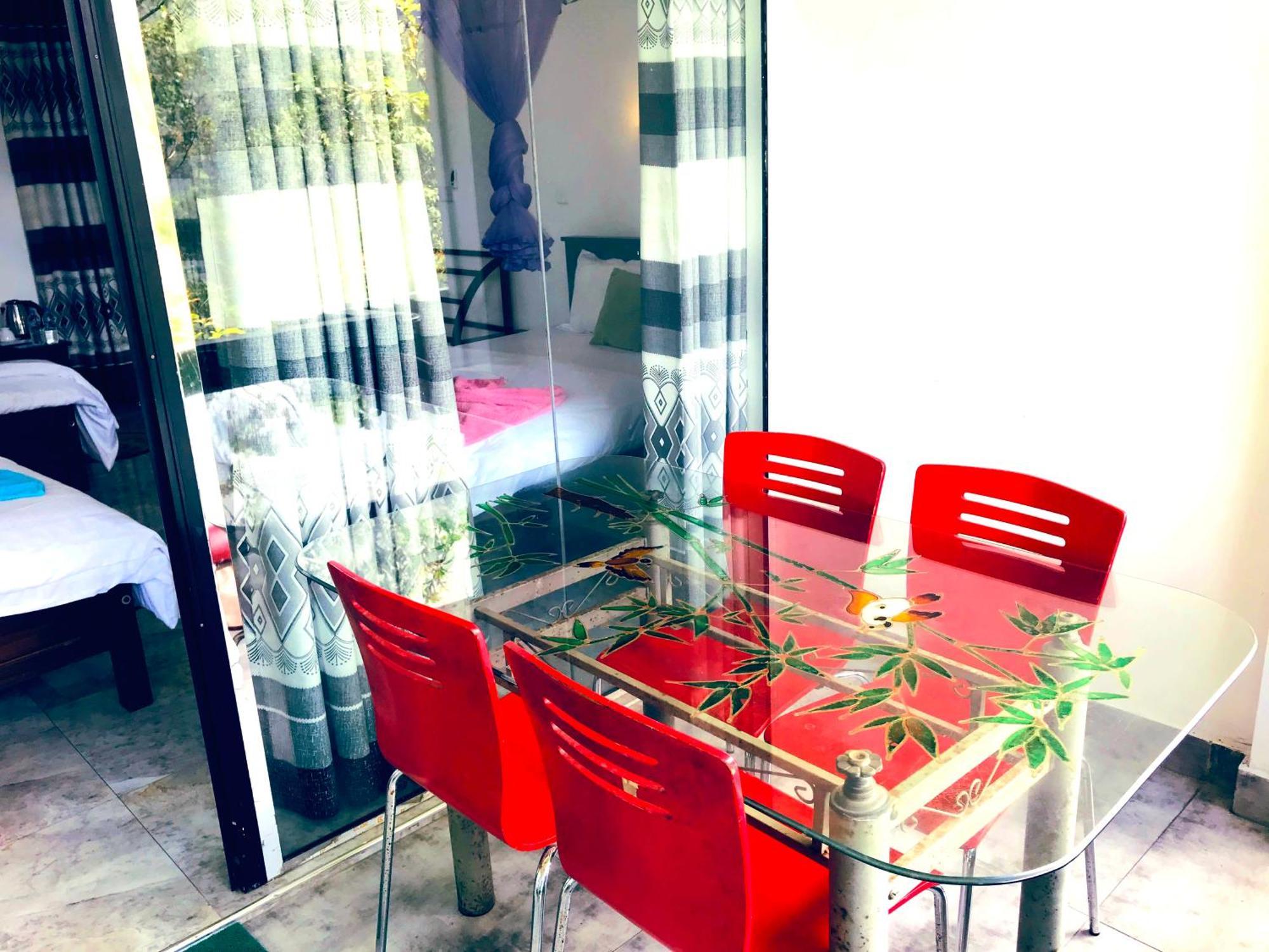 Senevi 9 Arch Homestay