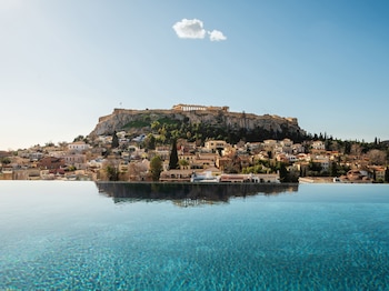 The Dolli At Acropolis