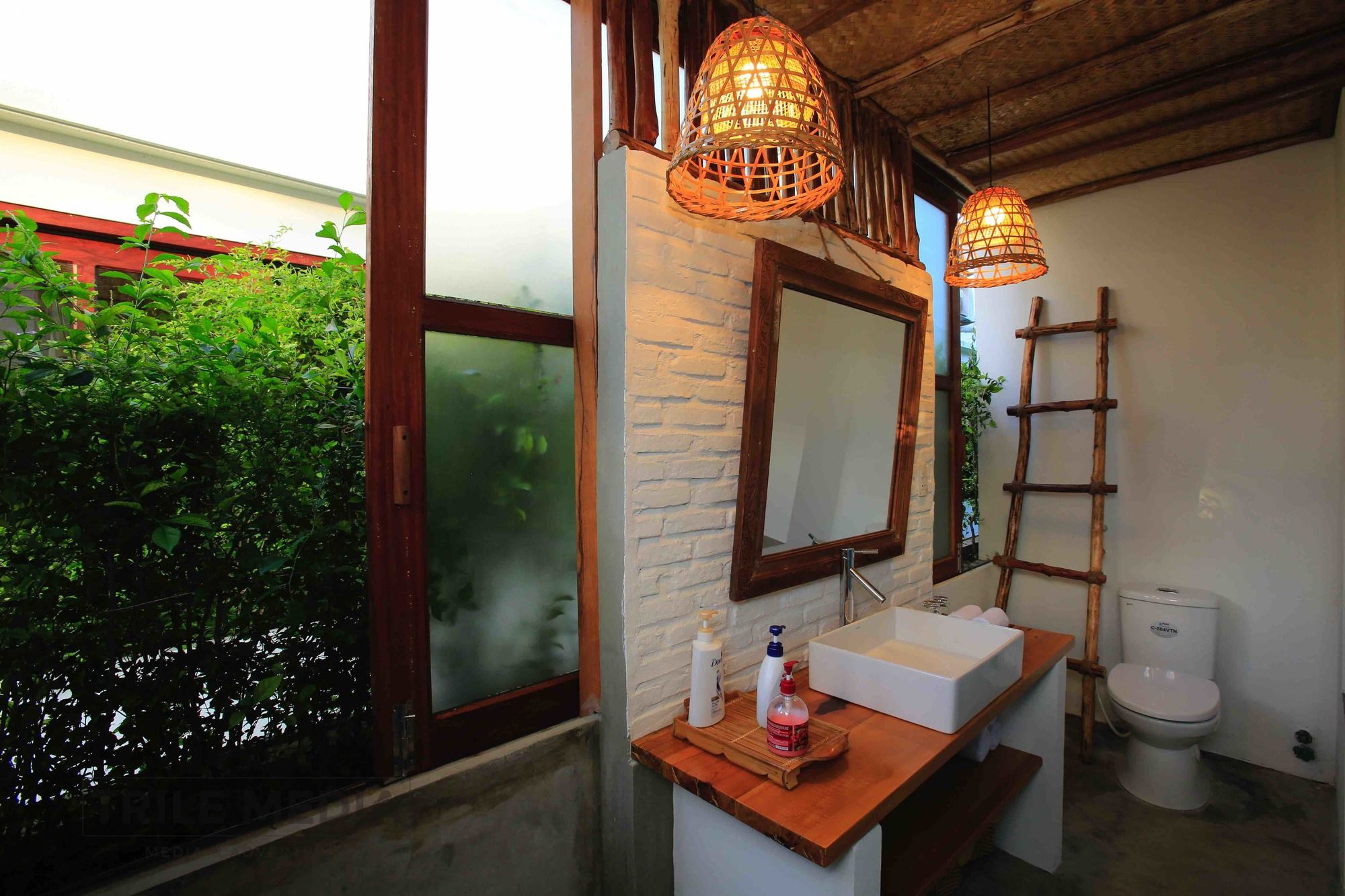 Life Beach Villa