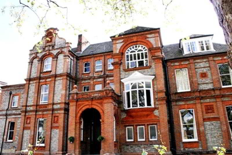 Palmers Lodge Swiss Cottage