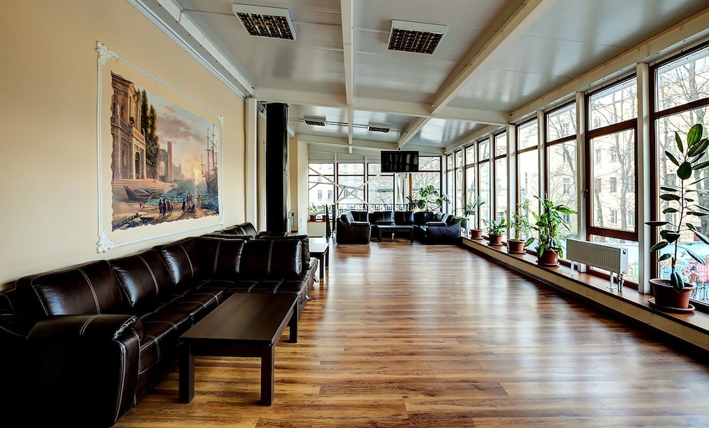 365 Spb Hostel