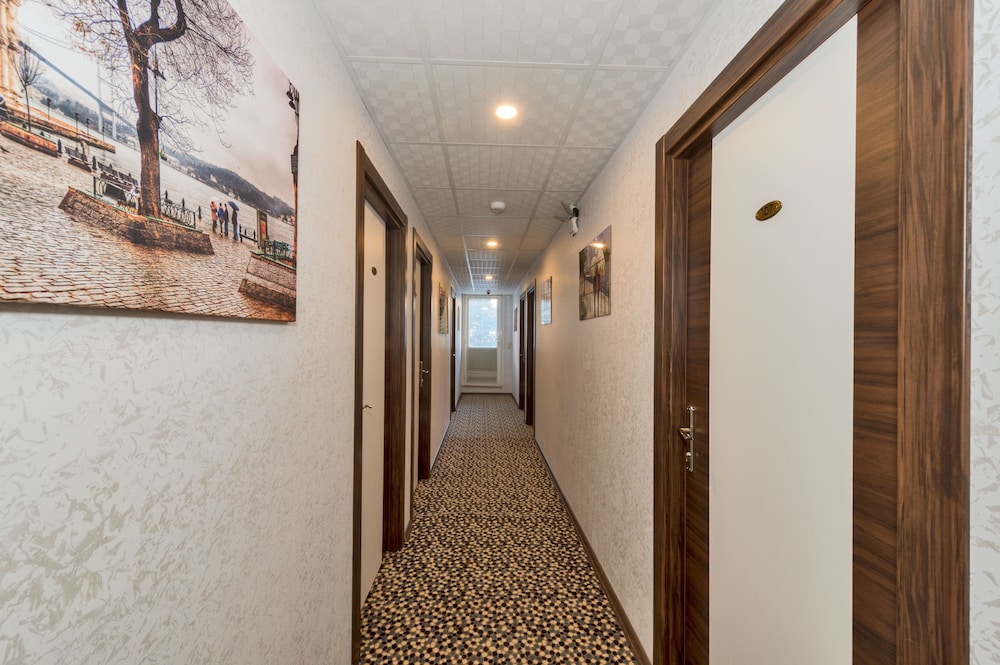 Paradise Airport Hotel