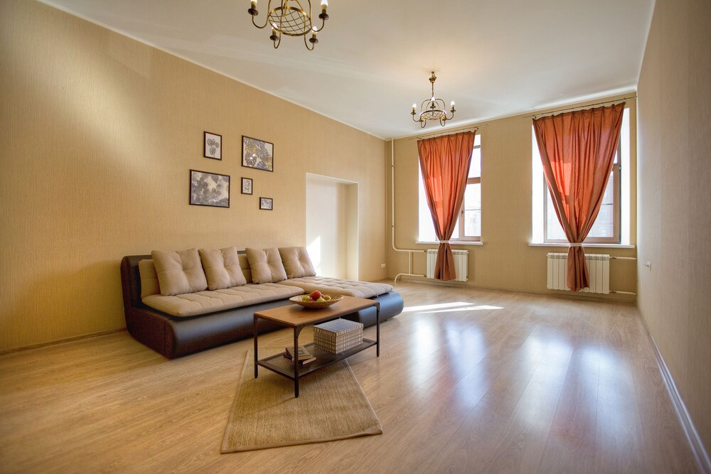 Emperoom Apartments