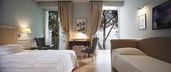 Riviera & Maximilian's