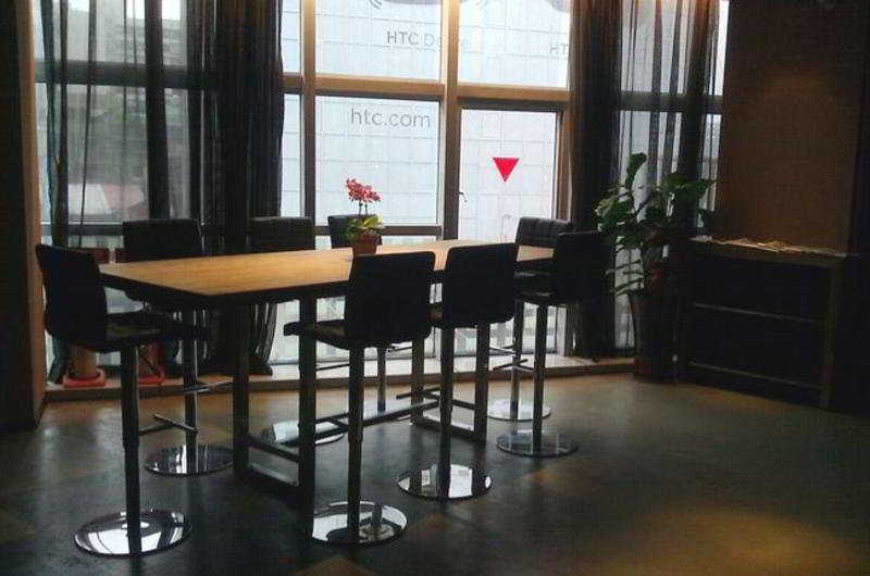 CHECK inn Taipei Xinyi