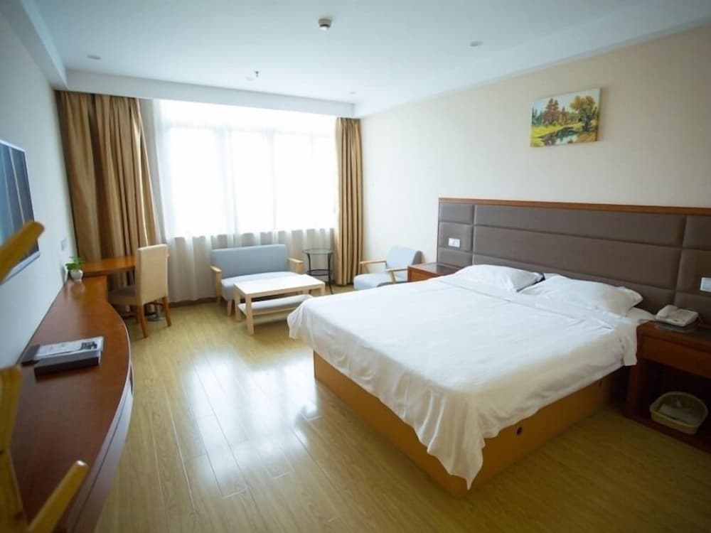Greentree Inn Shanghai Caohejing Development Zone Songjiang Park Jiuxin Road Business Hotel