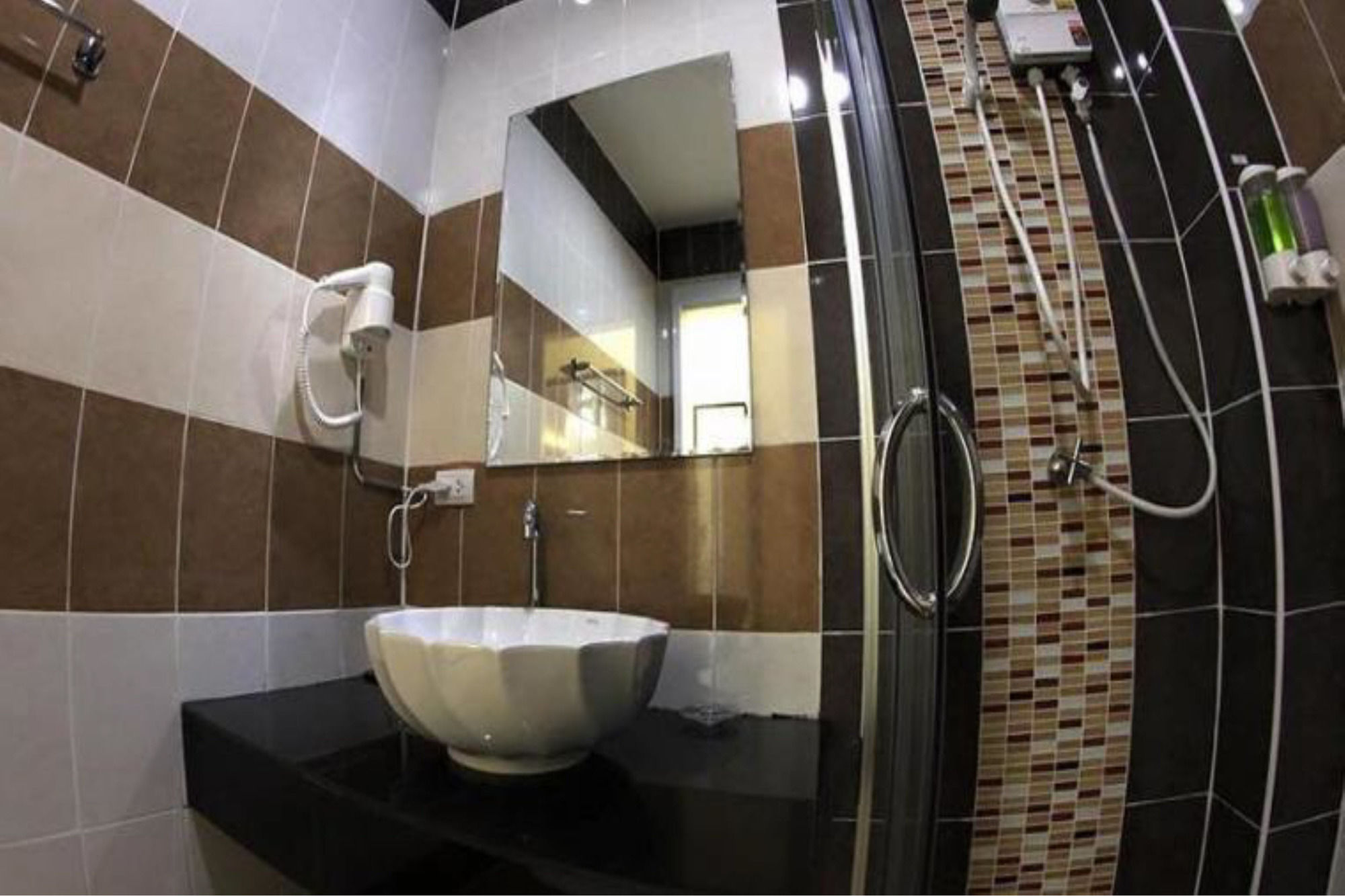 Koratburi Green Hotel