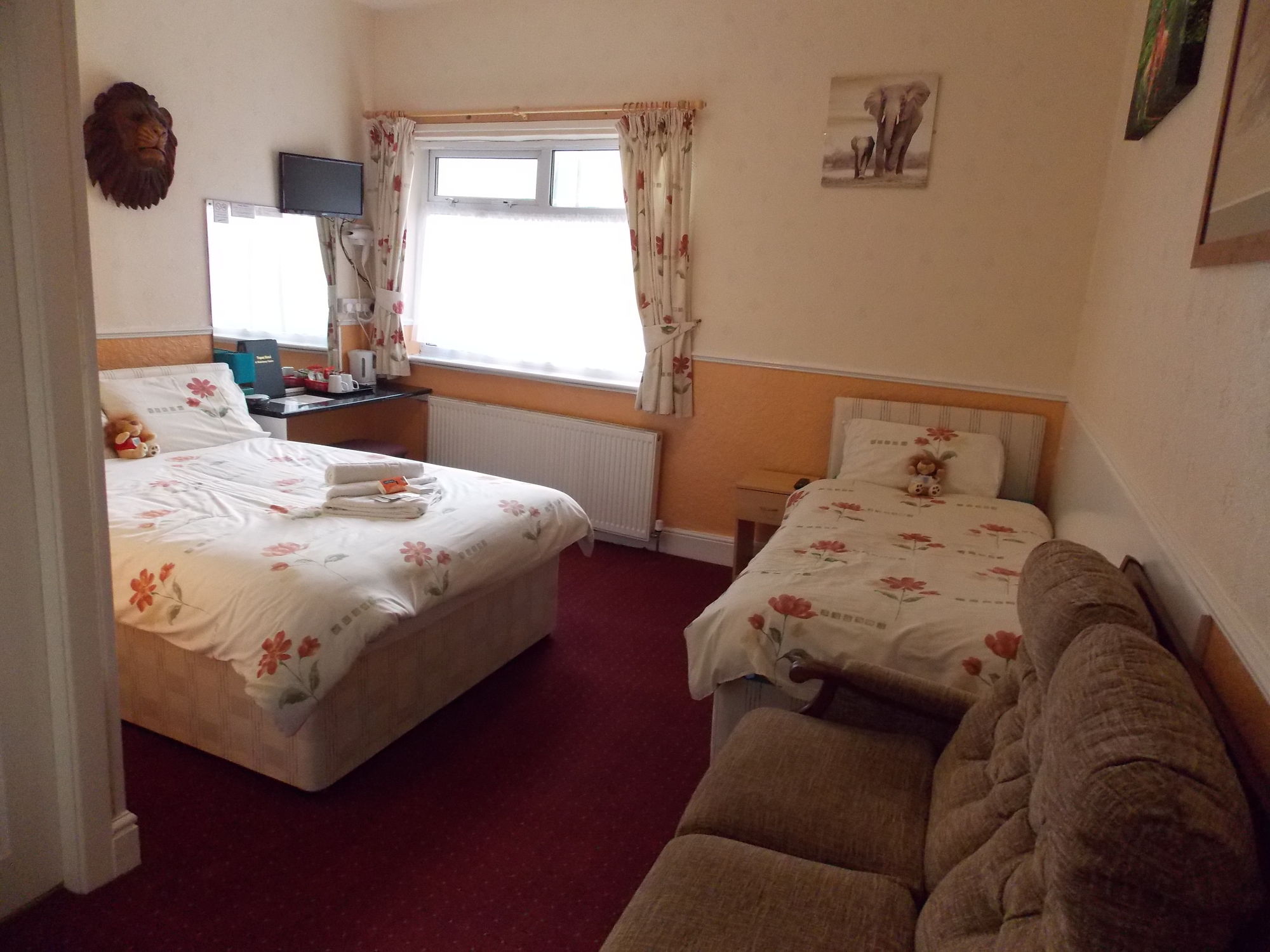 Topaz Guest House