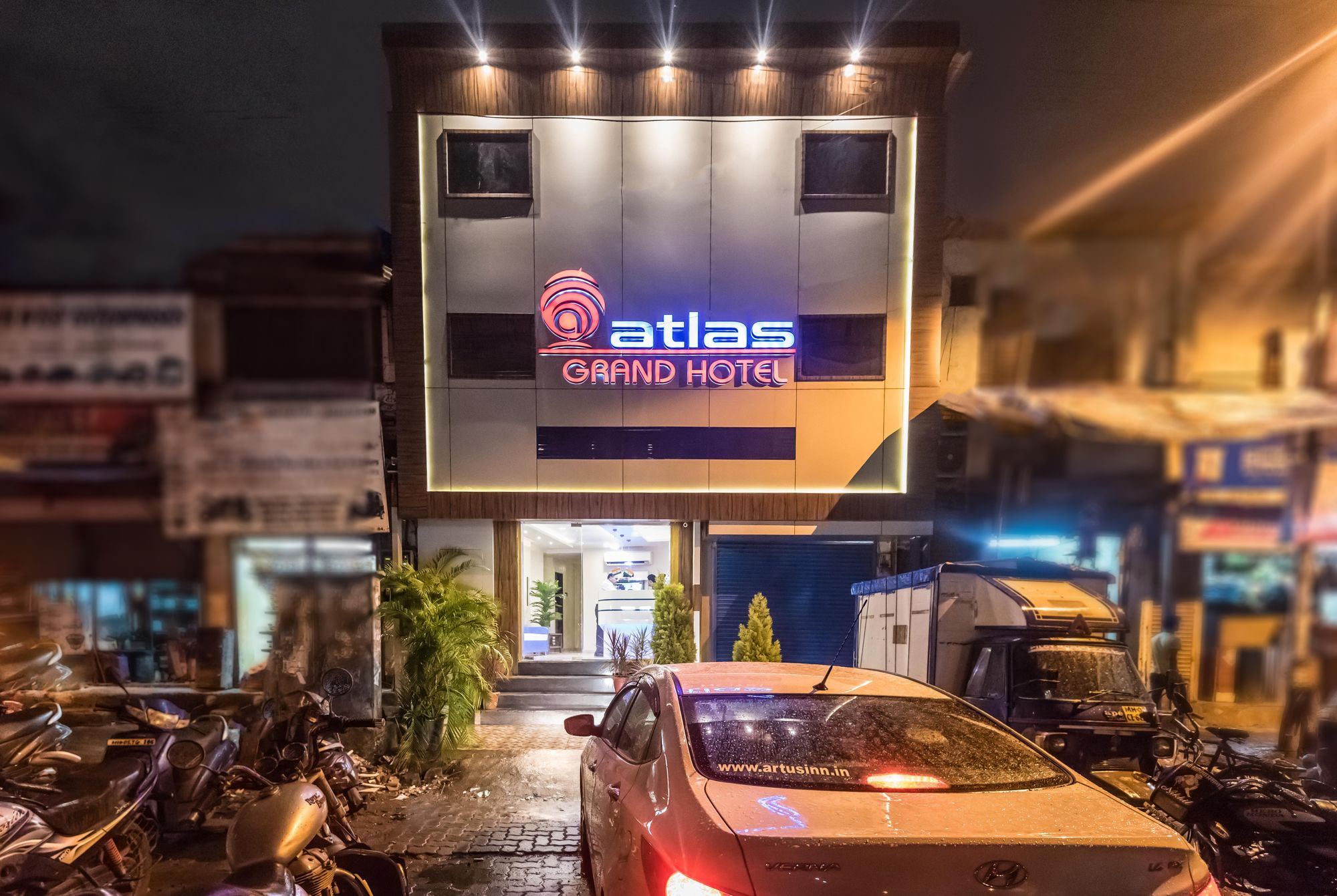 Atlas Grand