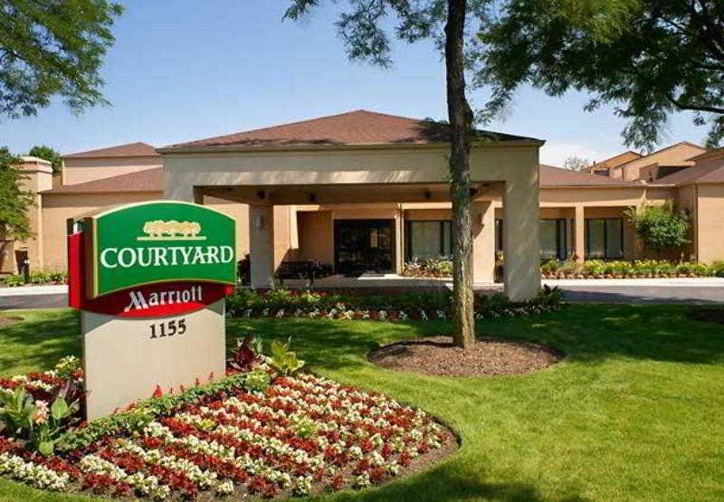 Courtyard  Chicago Naperville