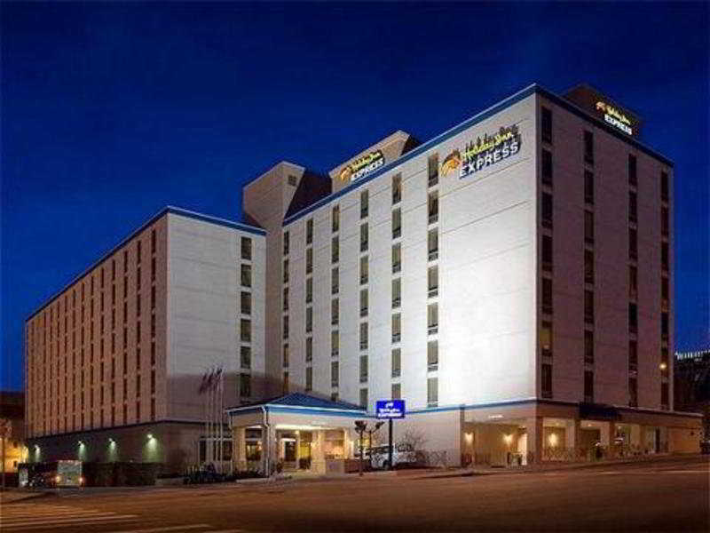Holiday Inn Express Nashville Downtown