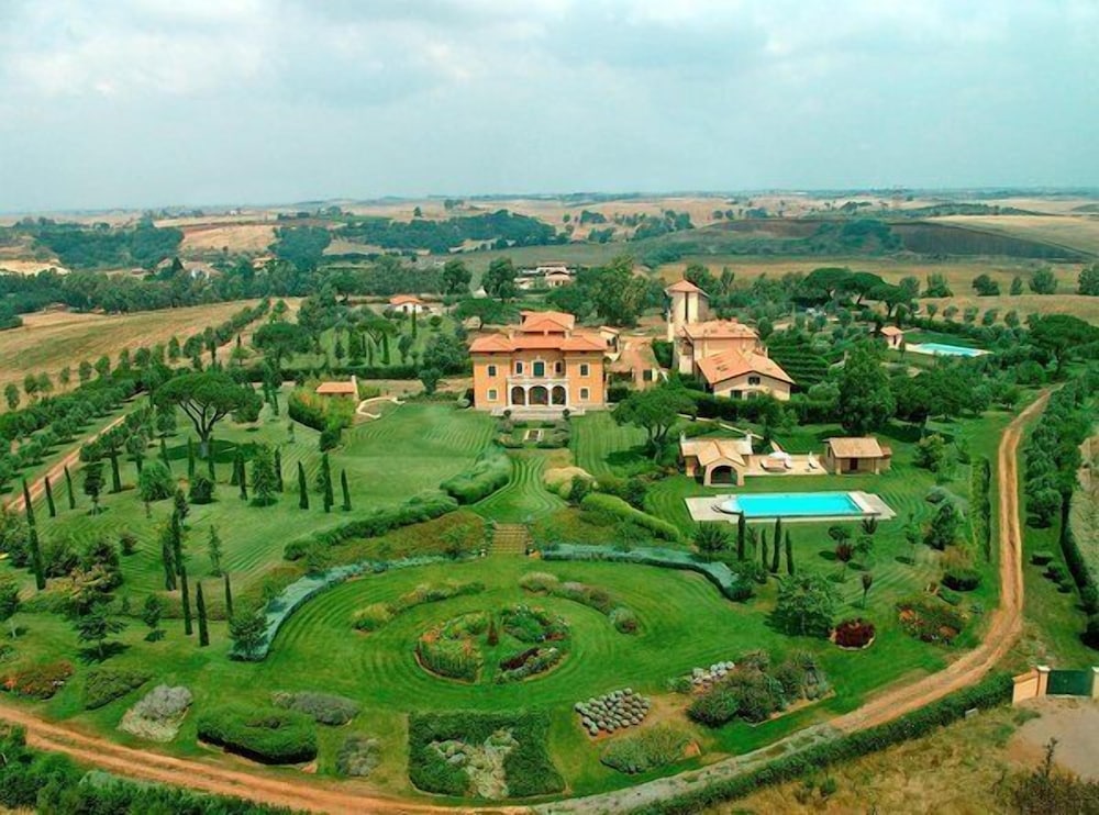 Casale di Tormaggiore Villa and Country Suites