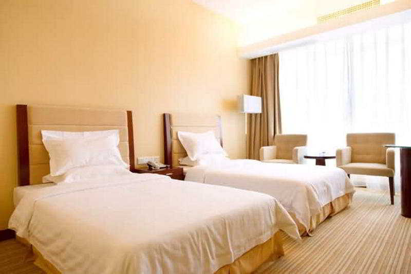 Longzhou Hotel