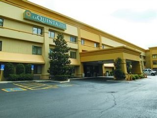 La Quinta Inn & Suites by Wyndham Nashville Airport