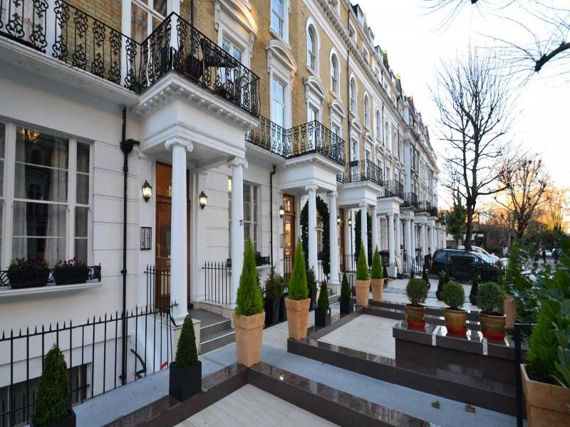Hyde Park Suites