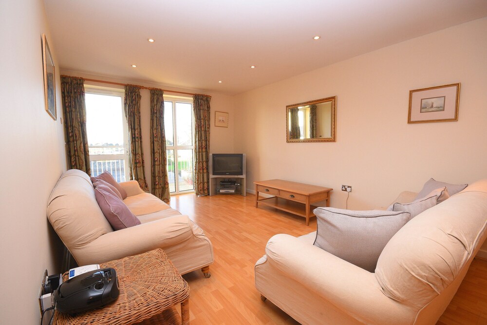 Town or Country - Greenwich Apartments