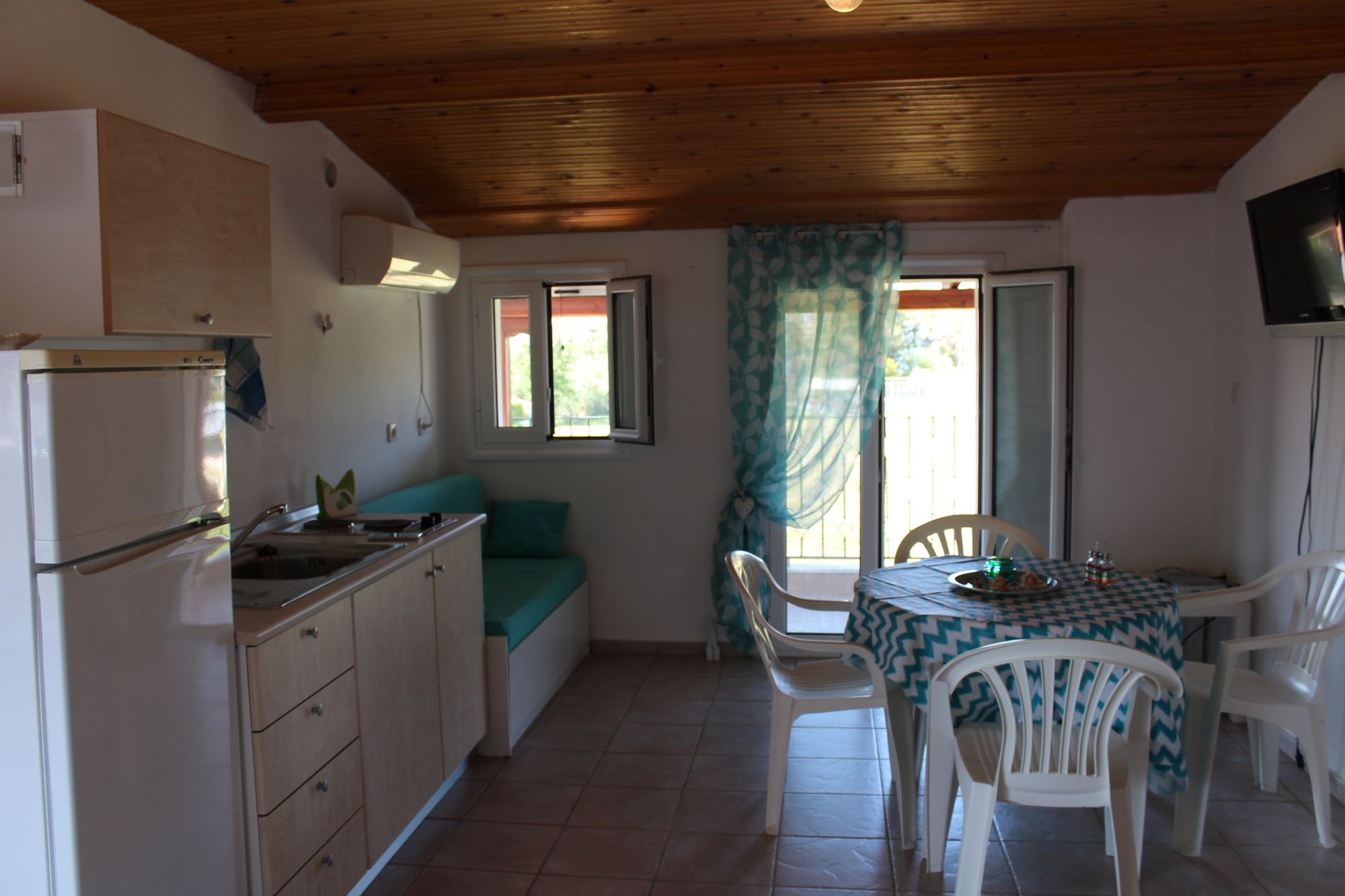 Maravilla Apartments