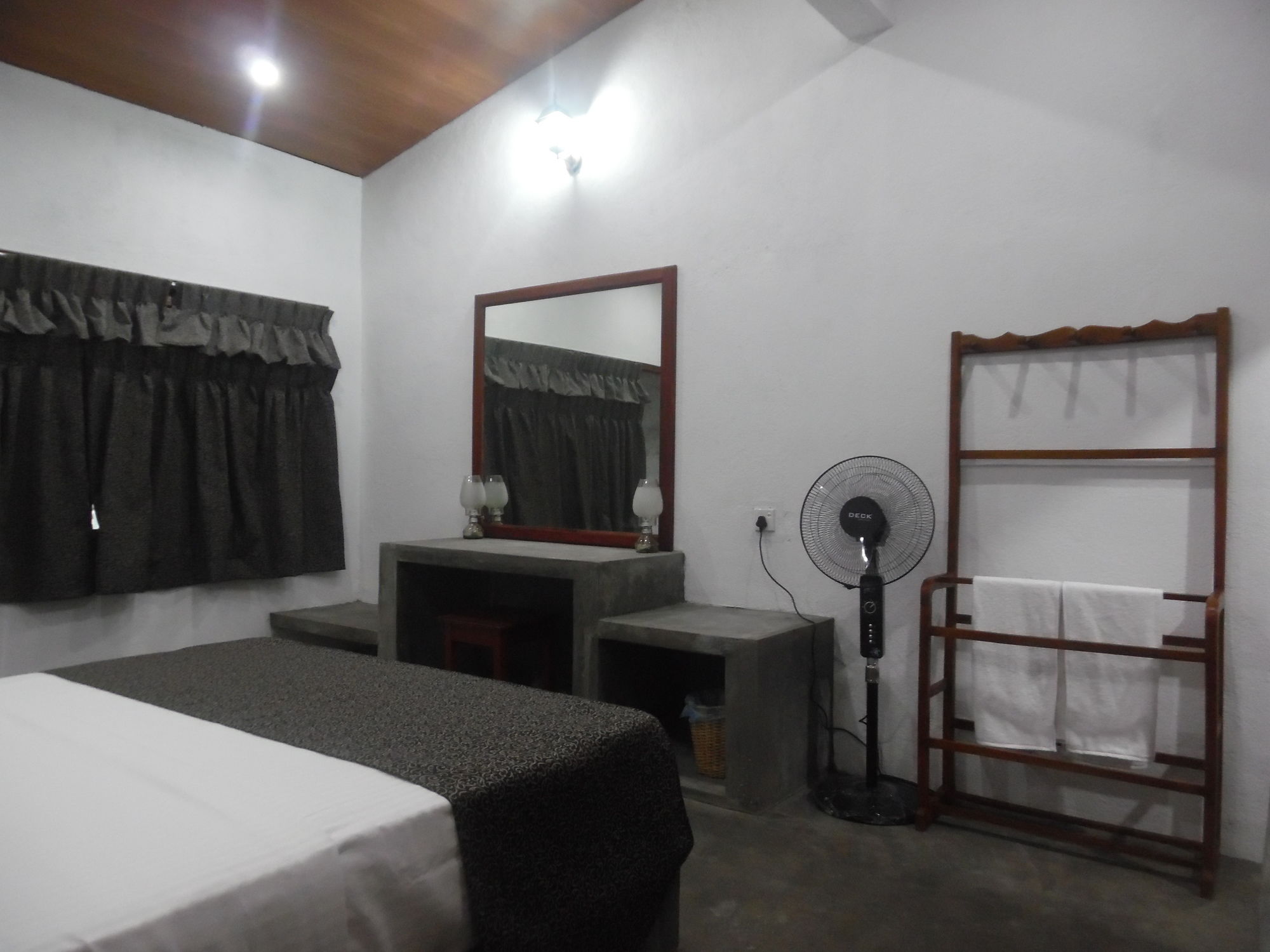 Thotupola Residence