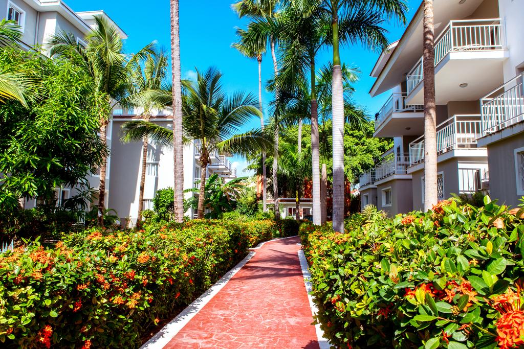 Sol Caribe Suites Deluxe Beach Club and Pool