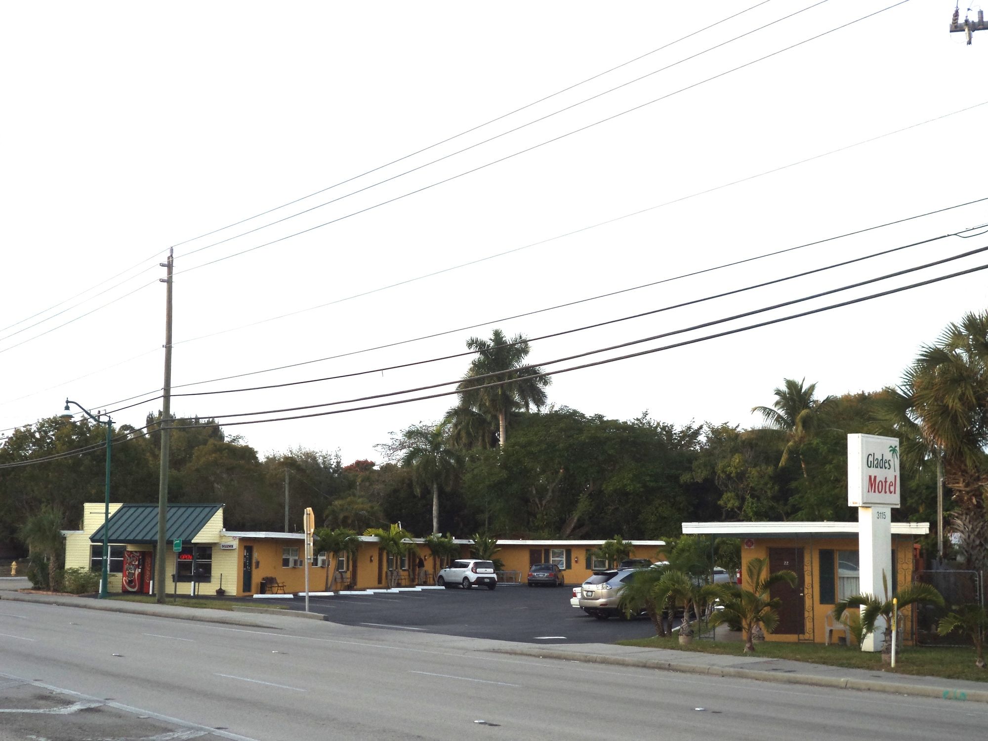 Glades Motel