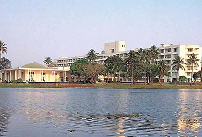 Inya Lake