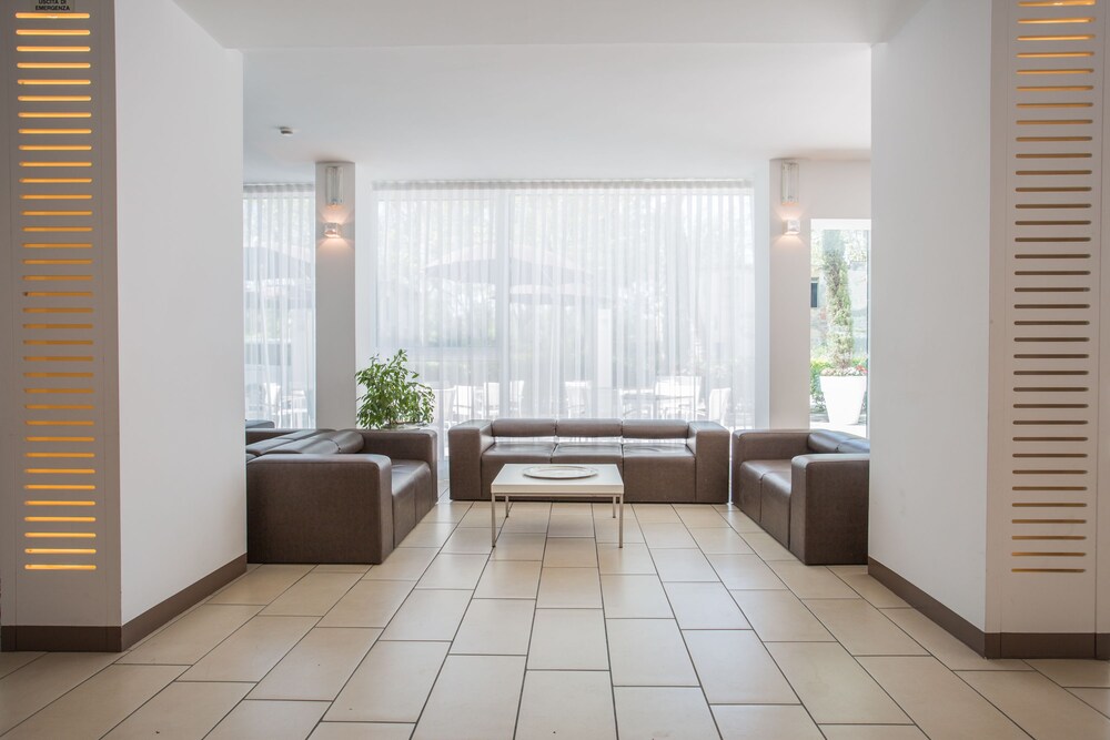 Color Mokambo Shore Design Hotel