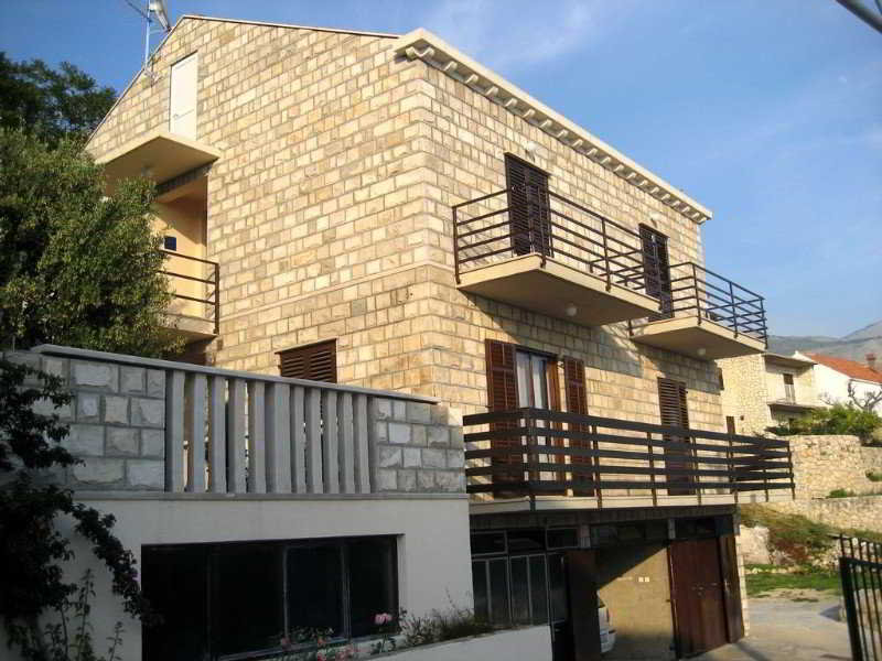 Stella Apartments