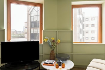 Locke At Broken Wharf