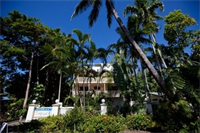 Tropical Reef Apartments