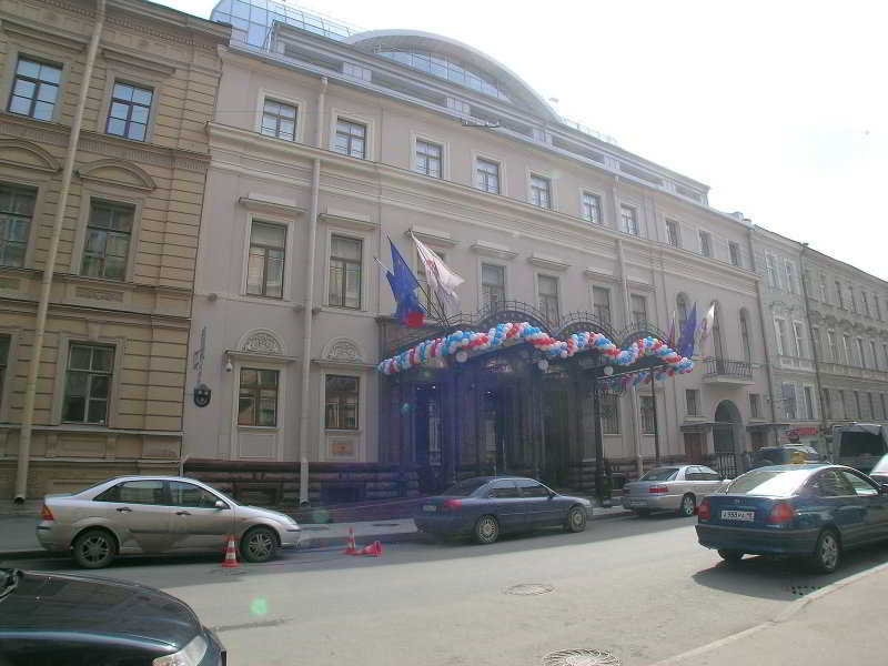 Renartiss Isaakiy St. Petersburg