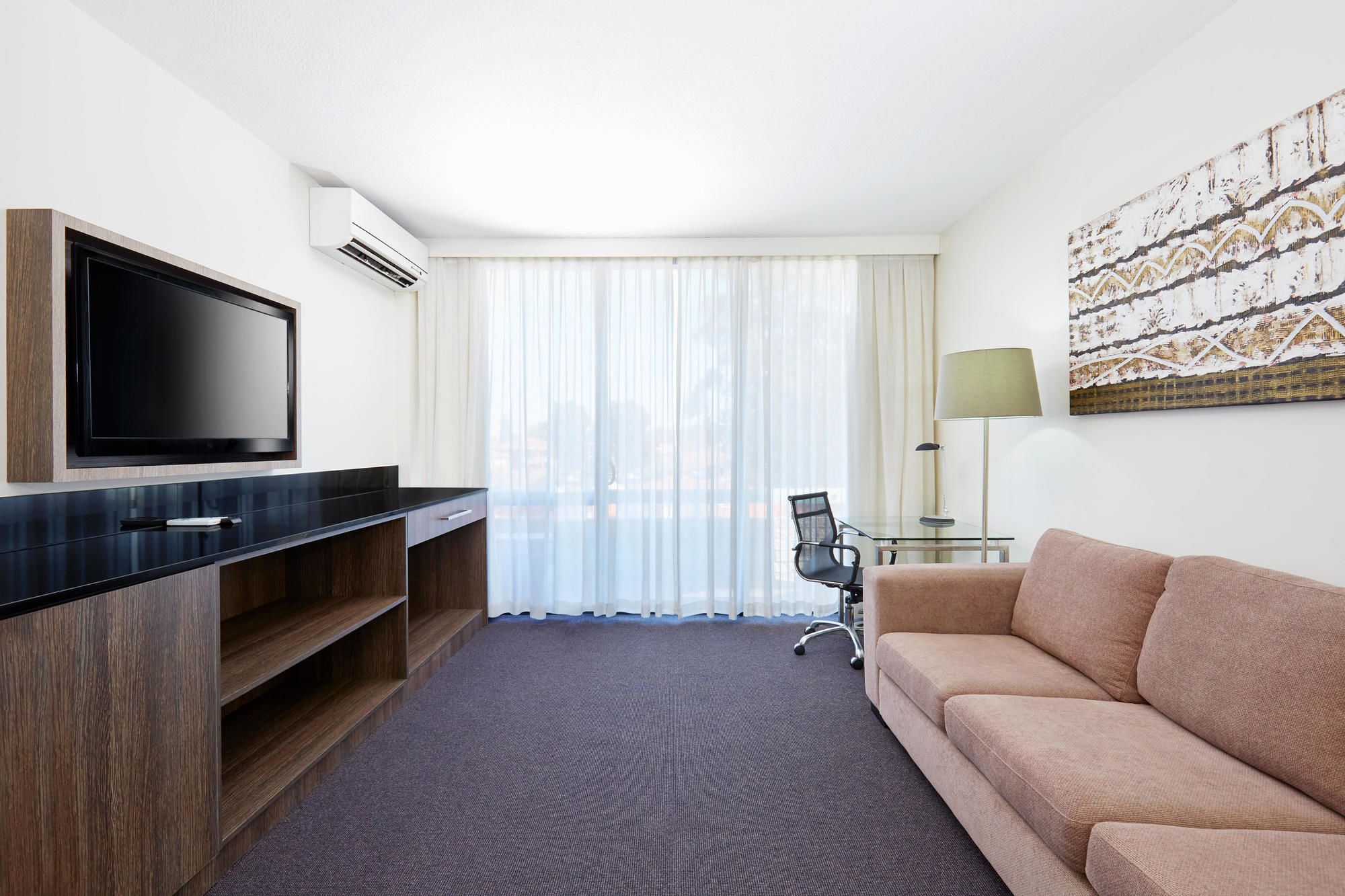 Holiday Inn Warwick Farm