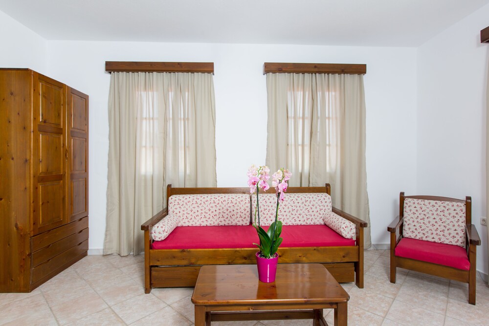 Mylos Hotel