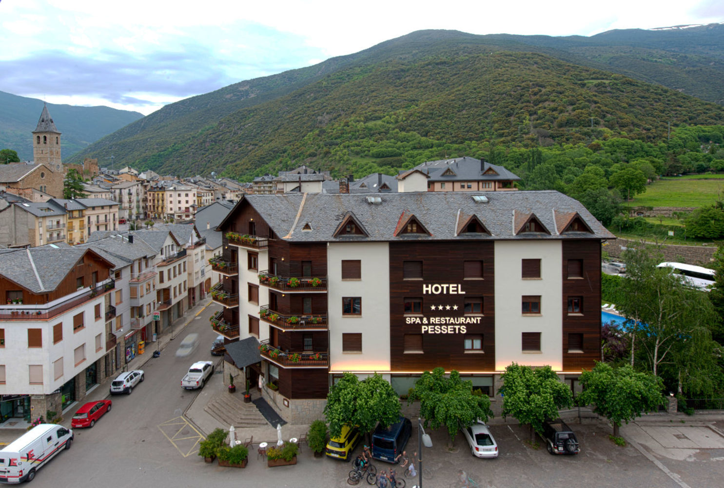 Apartamentos Hotel Pessets & Spa