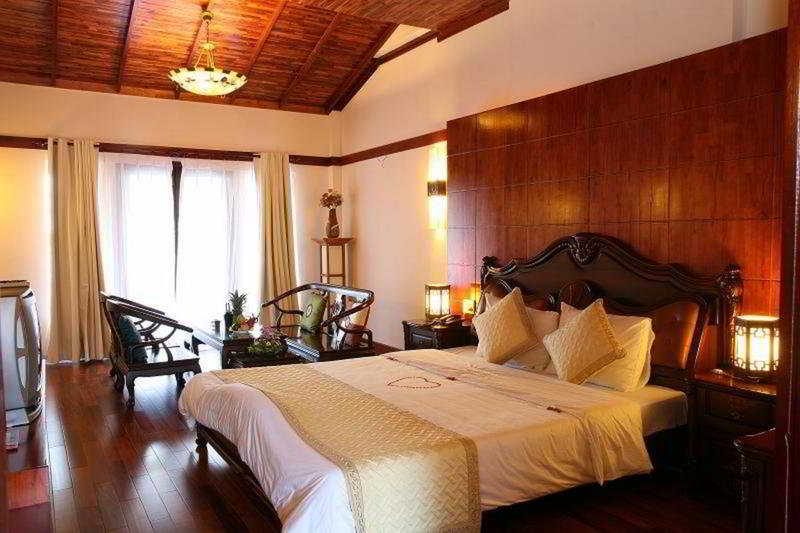 Vinh Hung Riverside Resort & Spa