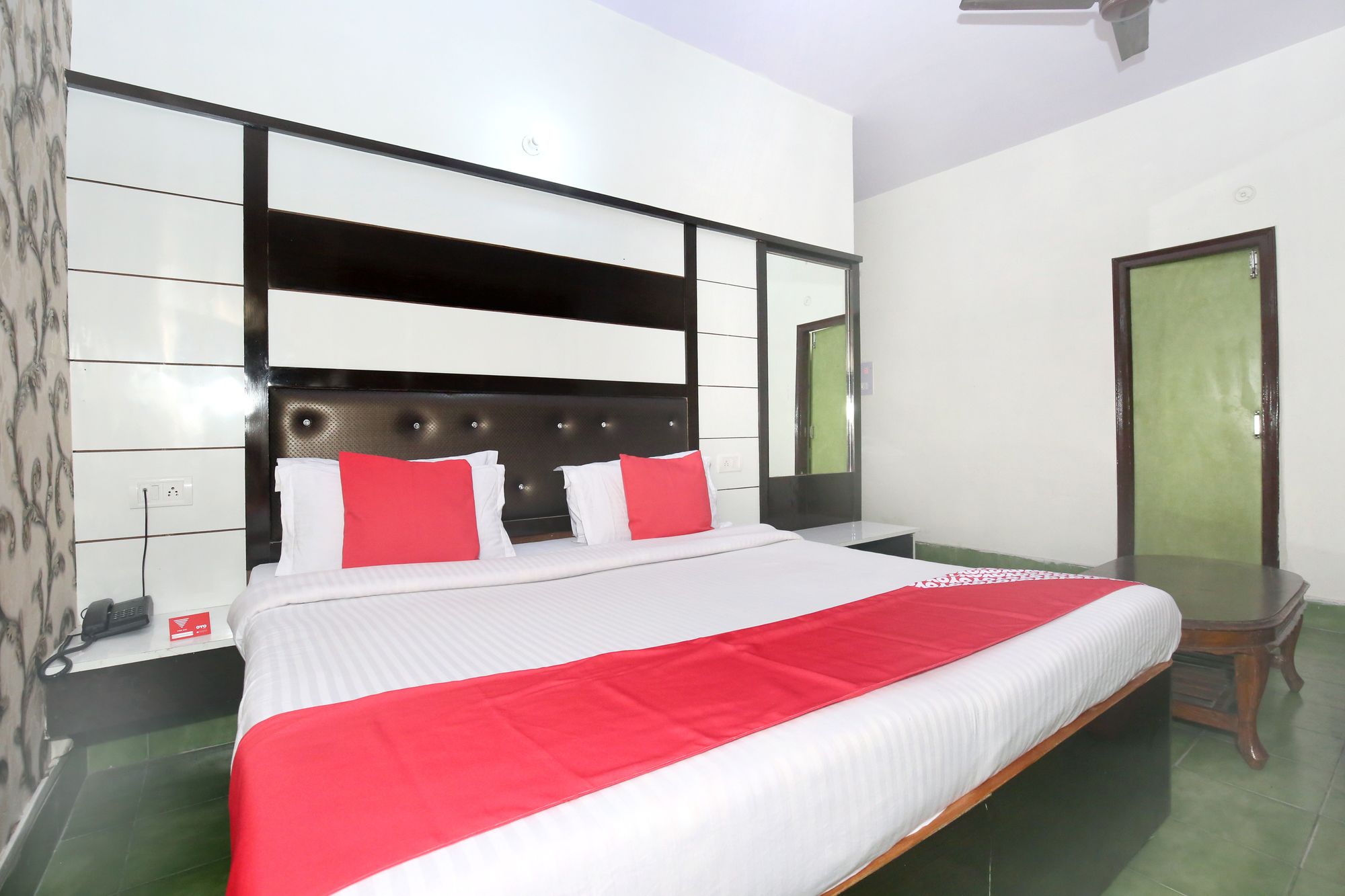 Hotel Golden Inn By OYO Rooms