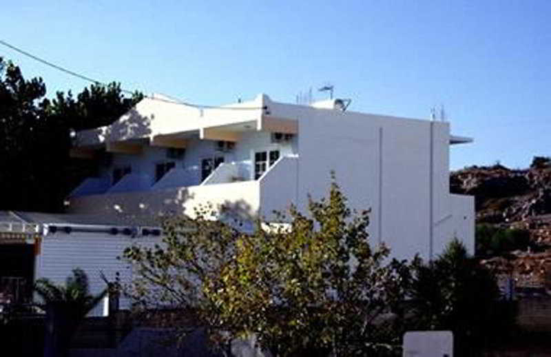 Vlycha Beach Studios & Apartments