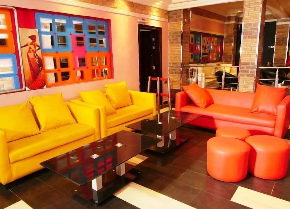 Swanky Suites in Grandview