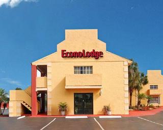 Econo Lodge Inn & Suites Maingate Central