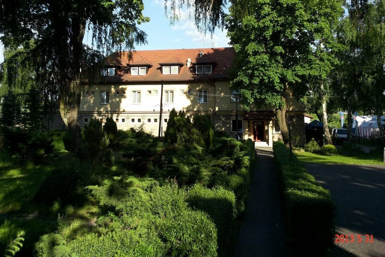 Eva Hotel