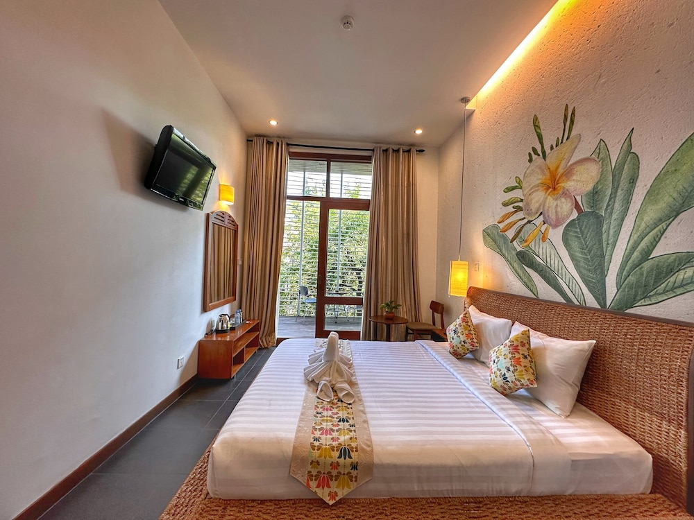 Monsoon Boutique Hotel