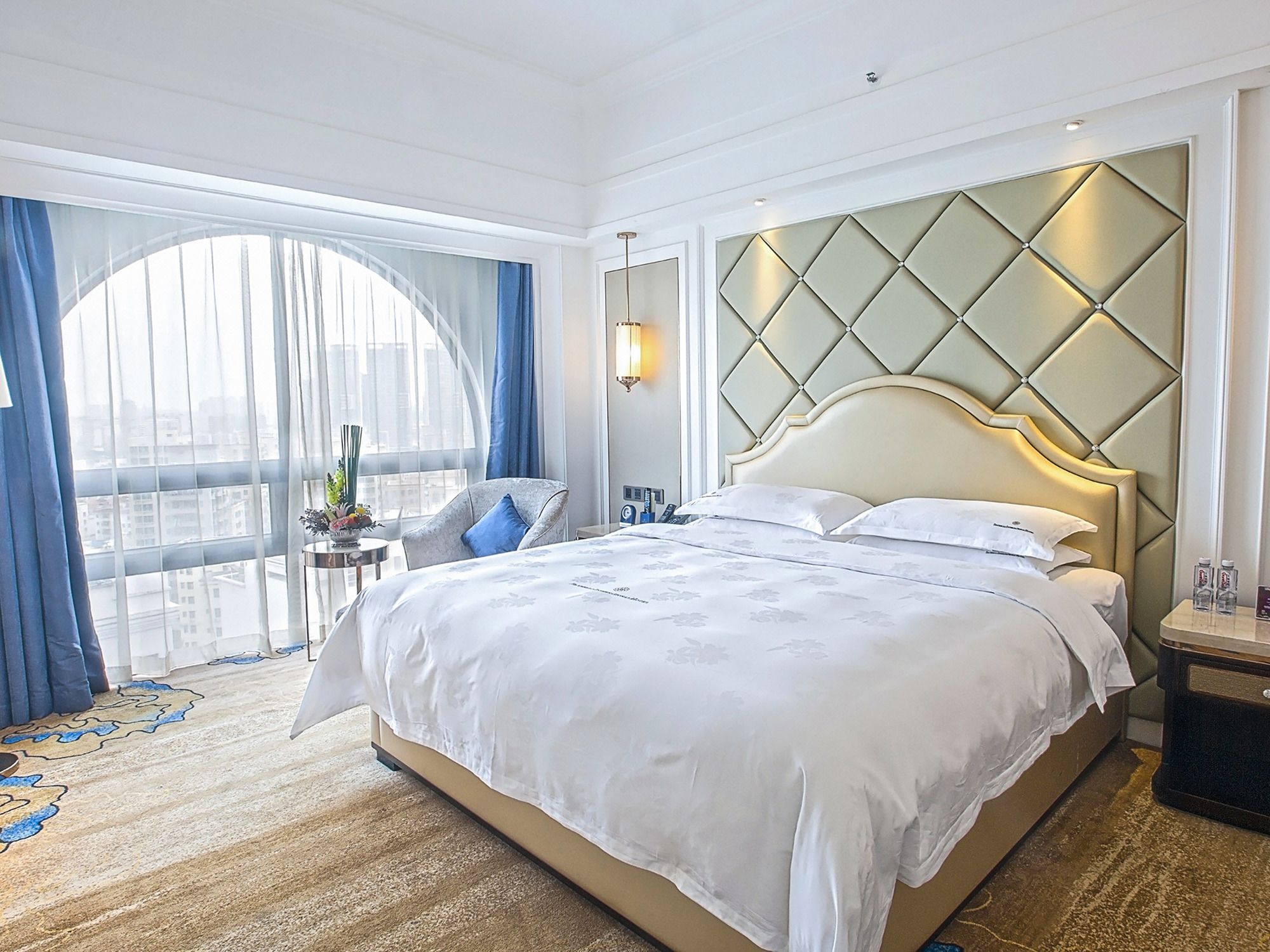 Dayhello International Hotel