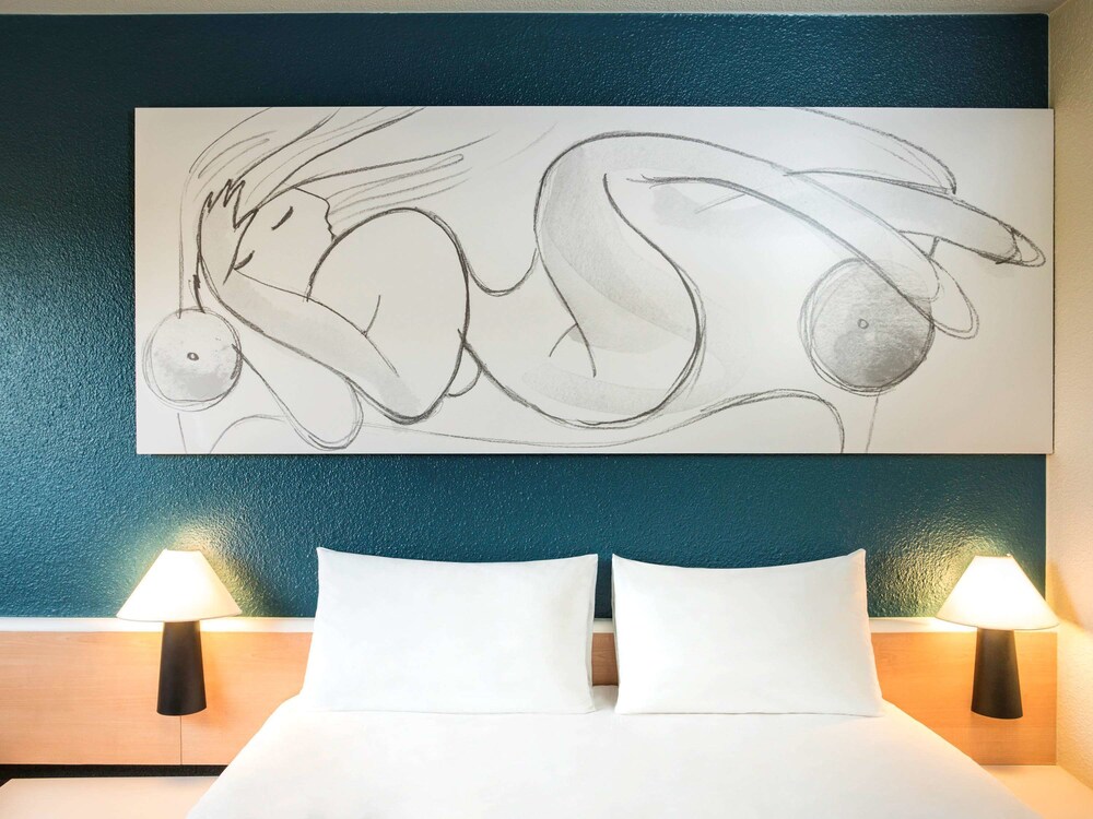 QUALITY HOTEL ORLEANS CENTRE