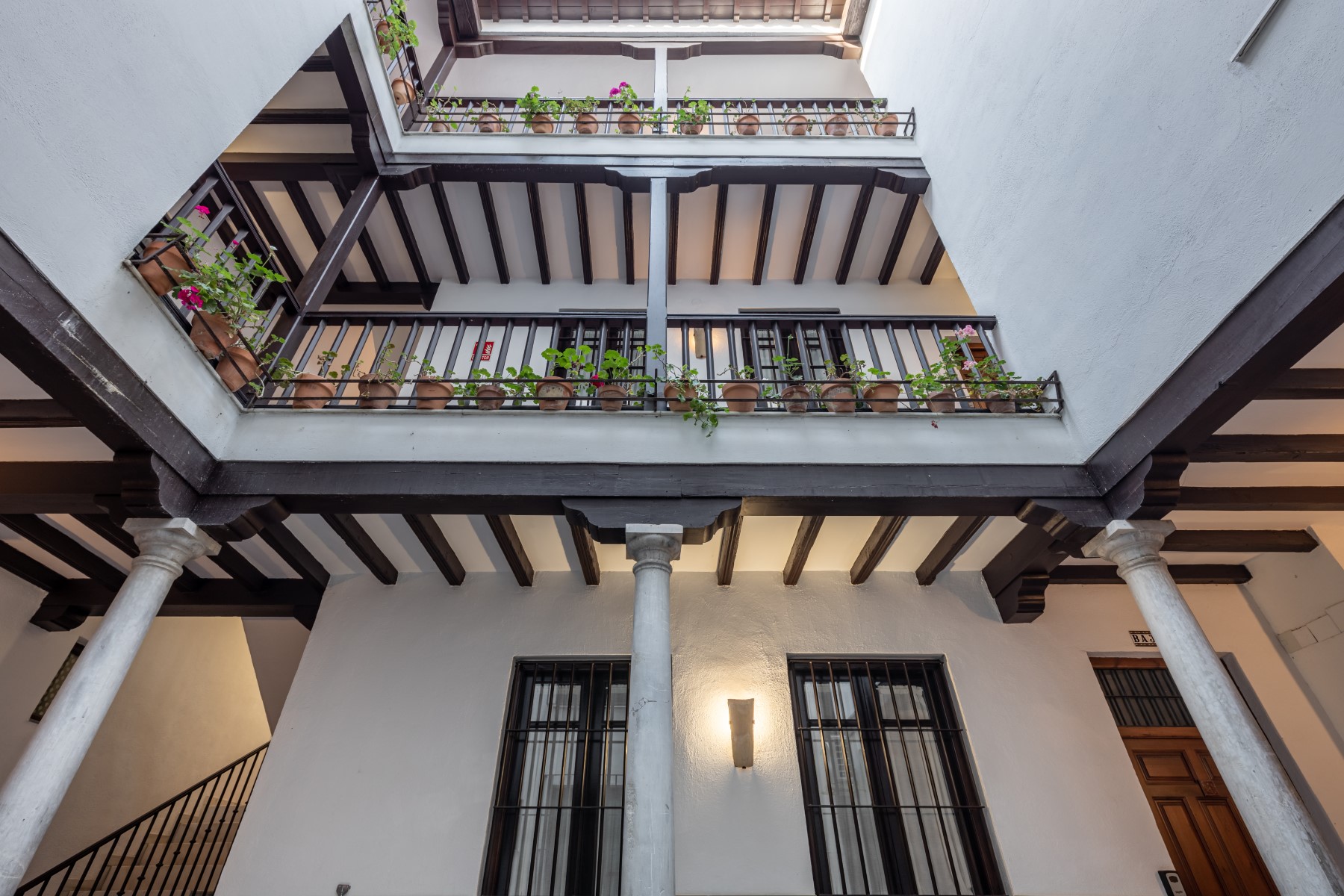 Apartamentos Alhambra Granada 3000