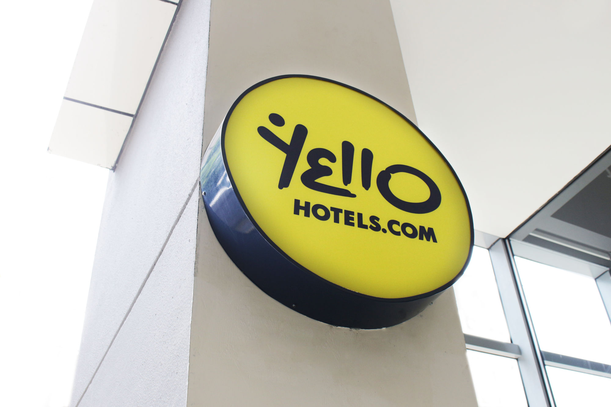 Yello Hotel Harmoni