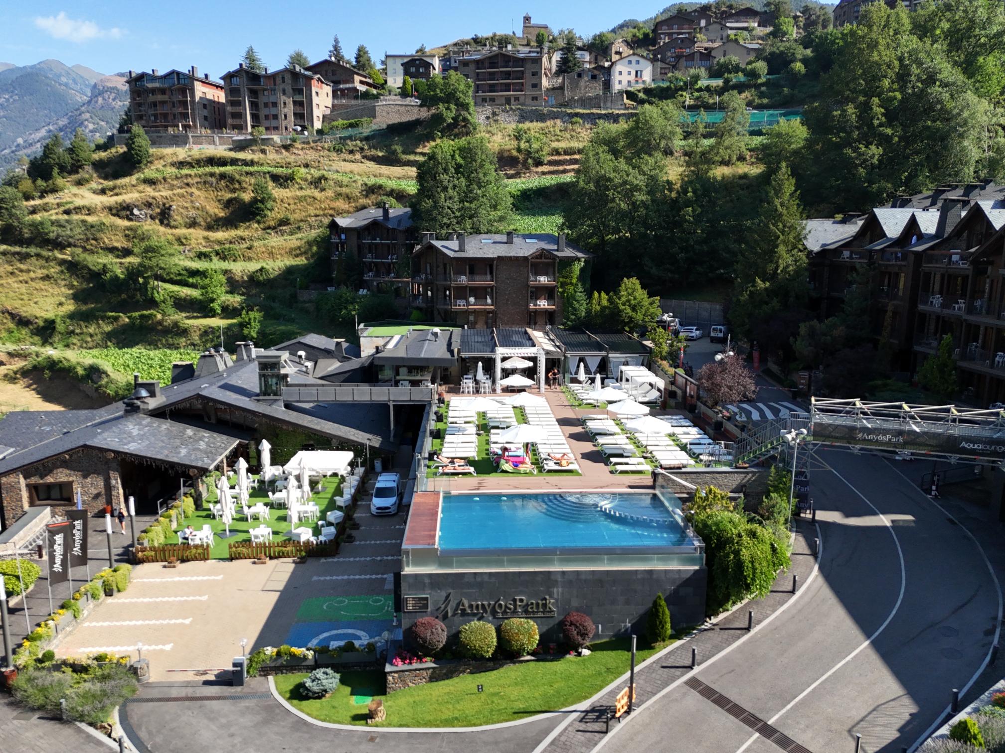 Anyos Park Aparthotel